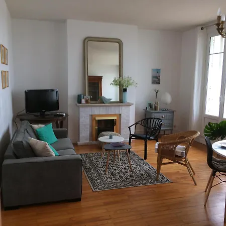 Les Flots Apartment